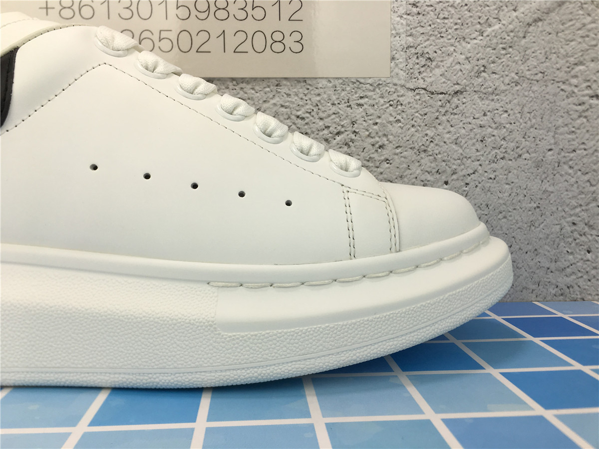 ALEXANDER MCQUEEN White & Black Oversized Sneakers 553680WHGP59061